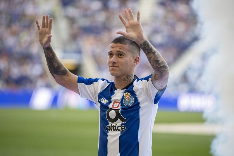 Otavio is known for his versatility in attack.